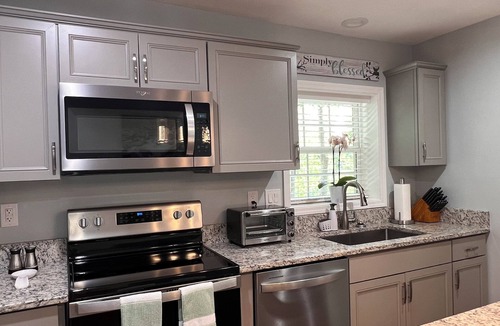 Arden Cottage | Private, secure and serene getaway at Oak Grove Cottage!