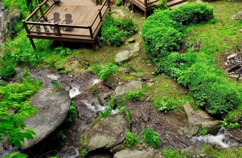 Hot Springs House | Private Waterfalls, Creek, Fire Pits, Hot Tub, Private Hiking & Level 2 Charging