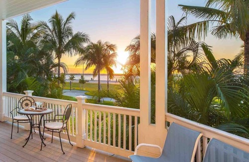 Truman Annex Condo | *PROMENADE TO PARADISE* Ocean Condo & Pool + Last Key White Glove Service.