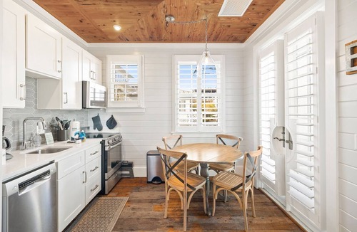 Rosemary Beach Cottage | Providence Carriage in Rosemary Beach, Fully Renovated, 3rd tier from gulf with gulf view