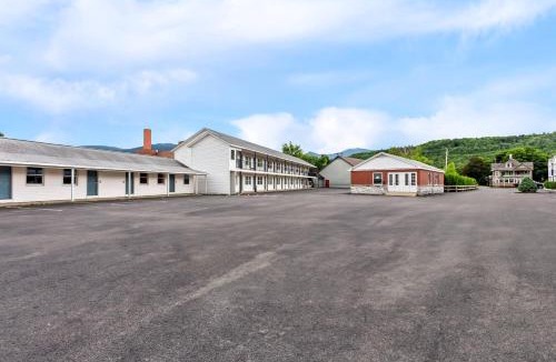 Gorham Hotel | Quality Inn & Suites Gorham White Mountains