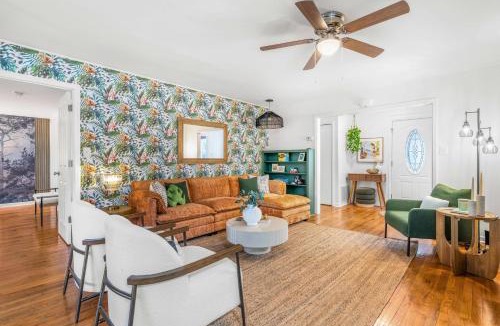 Cameron Village House | Raleigh's Most Wanted - Relax, Games, & Cozy Comfort
