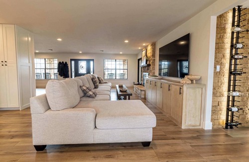 Fredericksburg House | Raymond Ranch -Main & Guest-Sleeps 20 - Fredericksburg Texas Finest