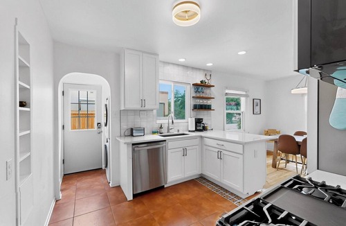 Old Town House | Remodeled 2bd/1ba Treasure in Old Town, Patio, AC