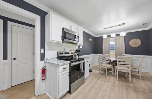 Paw Creek House | Renovated 3BR Near Uptown, Airport & Stadium