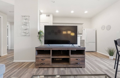 Rio Rancho Apartment | Renovated 3BR with Yard & Mountain Views