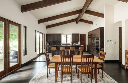 Lake Hodges House | Resort-Style 5 BR Retreat in Lake Hodges W Pool, Jacuzzi, Grill, Volleyball Court