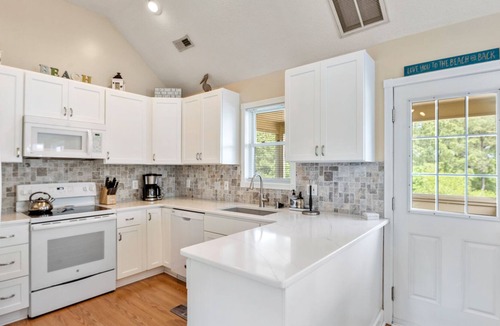 Corolla House | Rising Sun: Private Pool, Hot Tub, Dogs Welcome