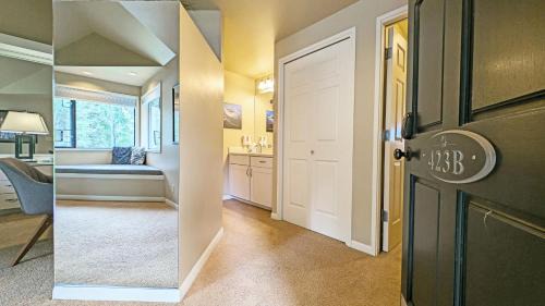 Century West House | River Ridge 423B