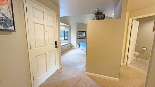 Century West House | River Ridge 423B
