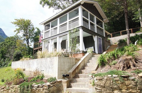 Chimney Rock Apartment | Rocky Broad River & Chimney Rock views here at Chow Phun Palace! Book Now!
