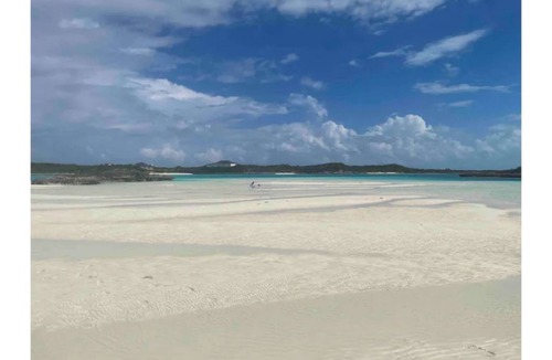 Staniel Cay House | Ruby - Ocean View With Privacy- on Staniel Cay