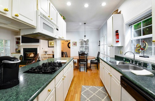 Sapphire Cabin | Sapphire Sky Cabin - Walk to Fairfield Lake/Resort Amenities