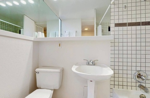 West End Cabin | Second-floor room on Main St - pool & hot tub - walk to lifts, dog-friendly