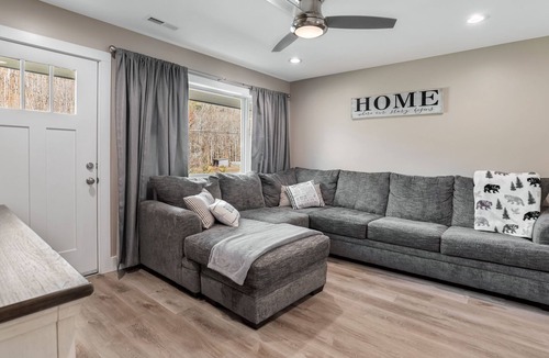 Swannanoa House | September Specials - Family & Pet Friendly - Mountain Views - Fast Internet