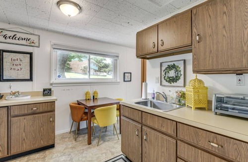 Silver Spring Apartment | Silver Spring Retreat Near DC | Pet Friendly Yard