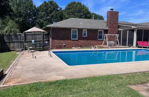 Muscle Shoals House | Southern Comfort w/Pool in Muscle Shoals.