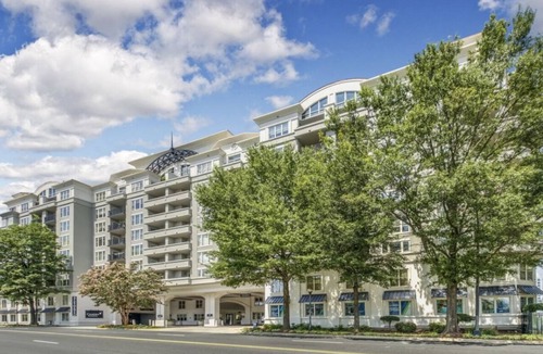 Dilworth Apartment | Spacious 2 Bed-2 Bath in Heart of Uptown-FREE Parking-Self Check-in! City views!