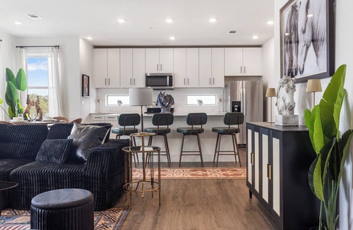 Austin Apartment | Spacious 2BR Corner Unit w/Pool, Bright Layout
