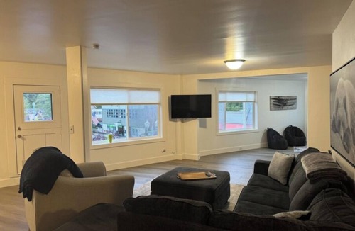 Ketchikan Apartment | Spacious 3-bedroom apartment in beautiful downtown Ketchikan