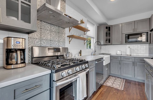 Deanwood House | Spacious 3BR Modern DC Home Near 3 Metro Stations