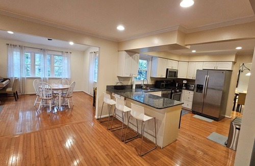 Fairland House | Spacious and Family Friendly 6-bedrooms house in delightful Silver Spring.