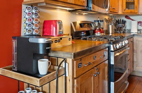 Bigfork Apartment | Spacious Condo 3-Minute Walk to Flathead Lake & DT