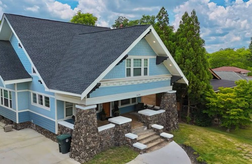 Norwood House | Spacious custom designed bungalow with 6 bedrooms & wifi in enjoyable Birmingham