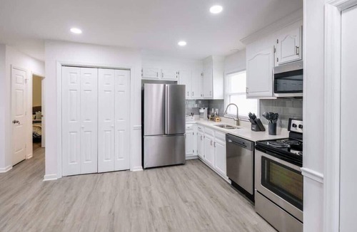 Charlotte House | Spacious|Firepit|Fillmore |Family|Pets|Work Ready