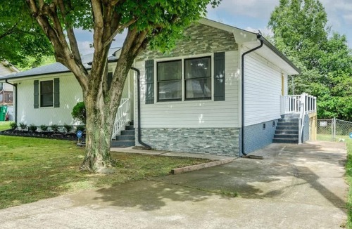 Charlotte House | Spacious|Firepit|Fillmore |Family|Pets|Work Ready