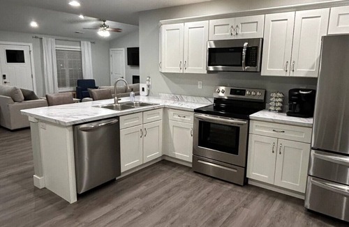 Quincy House | Spacious & Modern 2BR Home with Attached Garage