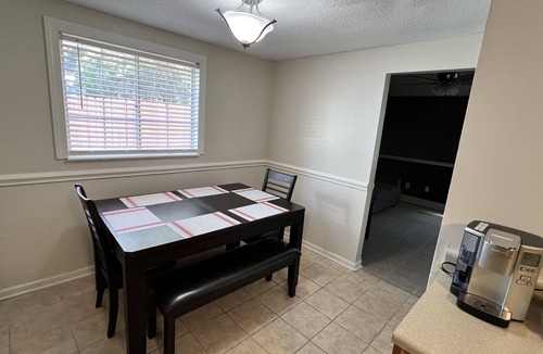 Harbison House | Spacious Modern Ranch with Bonus Room