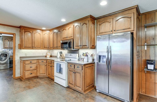 Southmont Cottage | Spacious Mount Pleasant Home w/Grill & Yard!