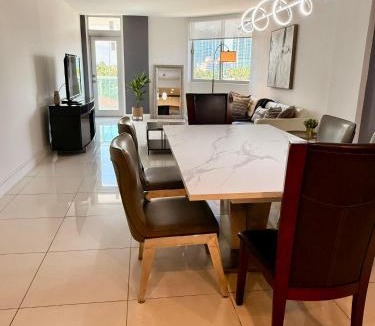 Sunny Isles Beach Apartment | SPECIAL Beautiful Modern Beach Condo