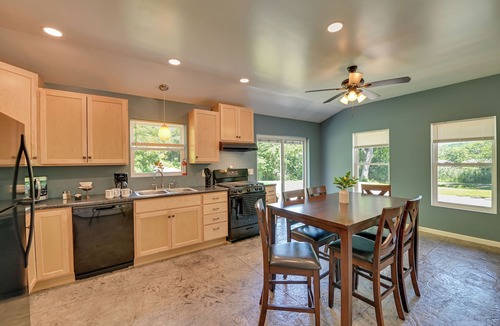 Clifton Park House | Steps to Mohawk River! 22 Mi to Saratoga Ractrack!