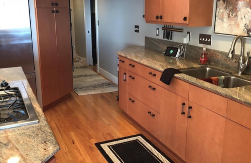 Saugatuck House | Stunning Lake View, Remodeled Home -Close to Oval Beach-Very clean