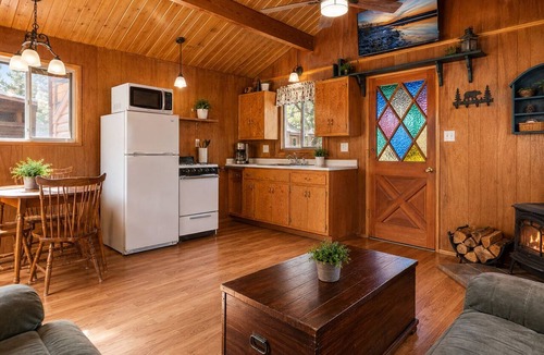 Sugarloaf House | Sugar Pine - Portable A/C, Barbecue, Deck, Barbecue
