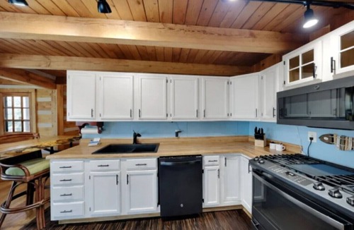 Dandridge Cabin | Summer Breezie Lakeside | Heated Cocktail Pool, Hot Tub & Douglas Lake Views