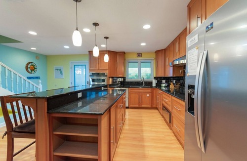 Navarre Beach House | Sunbeam-Soundview Private Home. 2 Min Walk to the Beach