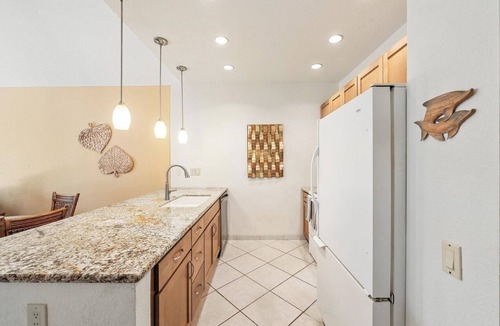 Wailea Condo | Sunny Top Floor Condo, 10 minute walk from Wailea beaches