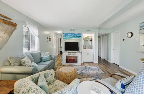 Carolina Shores Condo | Sunset Retreat Ocean Sand Golf Fishing Good times