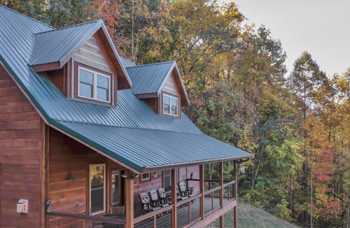 Smoky Mountains Cabin | The Cozy Bear - View, Theater Room & Arcade Game!