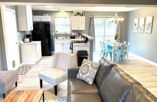Piney Green House | The Great Escape With Friends & Family & Pets!