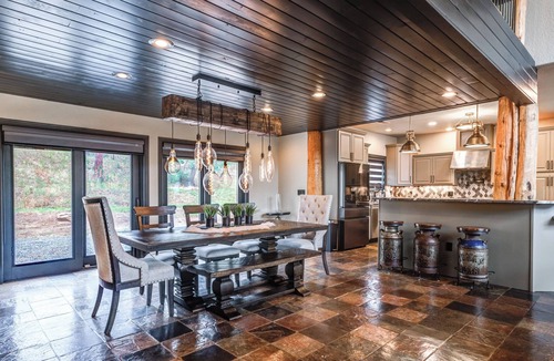 Alto House | The perfect stay- 6 Bedroom, 4 Bath with a HOT TUB