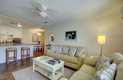 Demere Park Condo | Thinking about Labor Day or Fall Break? We’re Open! Flexible Days!