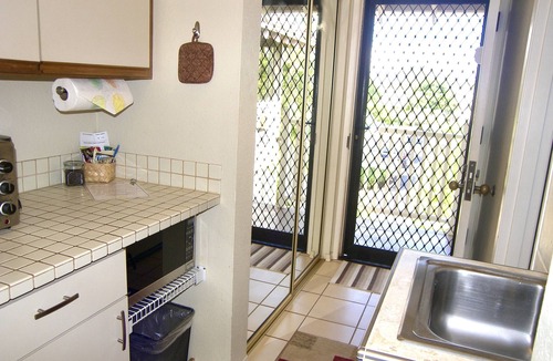 Wailea Condo | TOP FLOOR CORNER PRIVATE STUDIO, LOCALLY OWNED, CLEAN, WALK TO BEACH