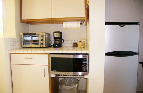 Wailea Condo | TOP FLOOR CORNER PRIVATE STUDIO, LOCALLY OWNED, CLEAN, WALK TO BEACH