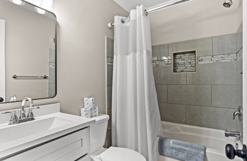 Carolina Beach Hotel | Traditional Double Queen Room Hotel- 2 Pools, Near Beach/Boardwalk, No Pets