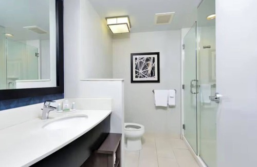 Downtown Wilmington Hotel | Tranquil Stays Near Restaurants, Museums, Theater, and Airport | 4 Units