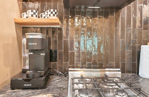 Foscoe House | Treehouse Luxury at Swallow's Nest | Hot Tub + Fire Pit | Ultimate Getaway